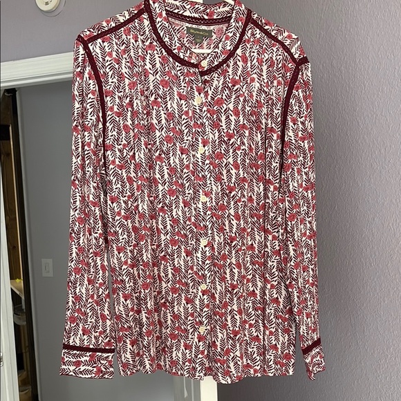Style and Company New shirt size Large . Beautiful florals in red and cranberry. - Picture 1 of 4